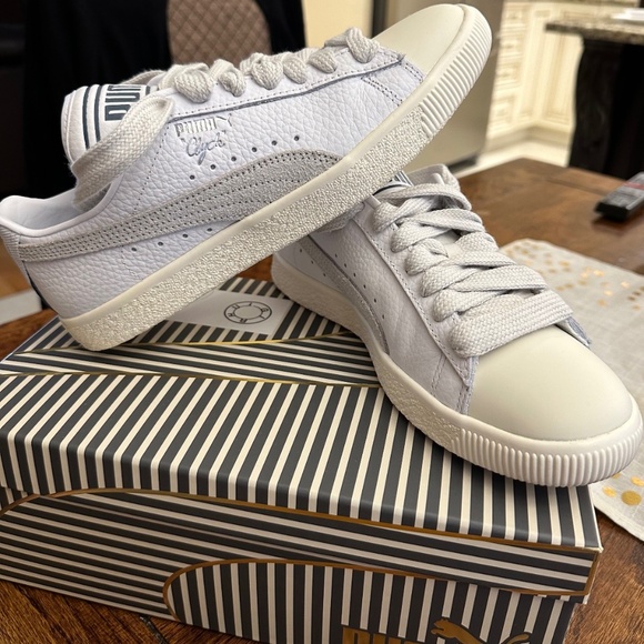 Men’s Puma Clyde Sneakers Sz.7 or 40 (Ladies Sz.9) NEW - Picture 1 of 7